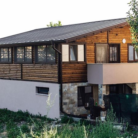 ספרבה בניה Guesthouse Juli מראה חיצוני תמונה