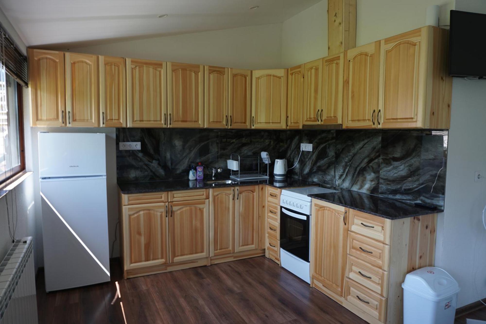 ספרבה בניה Guesthouse Juli מראה חיצוני תמונה