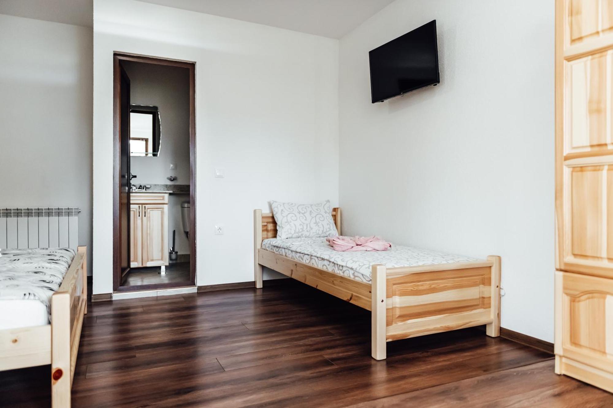 ספרבה בניה Guesthouse Juli מראה חיצוני תמונה