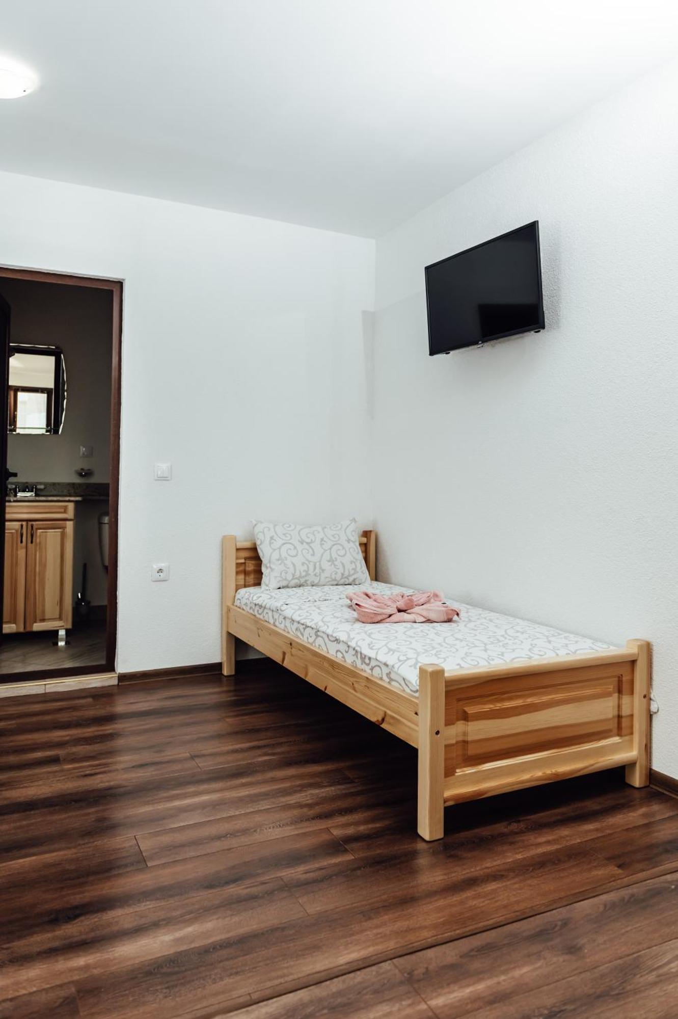 ספרבה בניה Guesthouse Juli מראה חיצוני תמונה