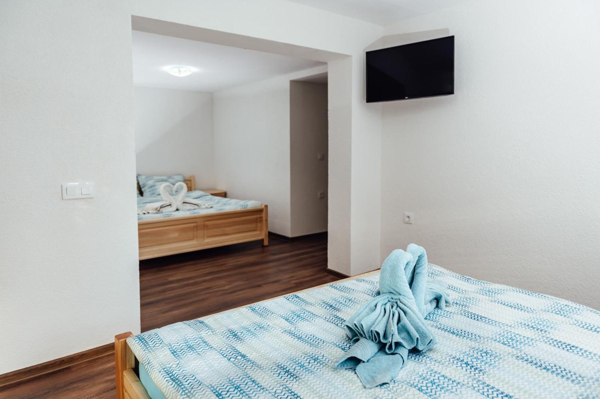 ספרבה בניה Guesthouse Juli מראה חיצוני תמונה