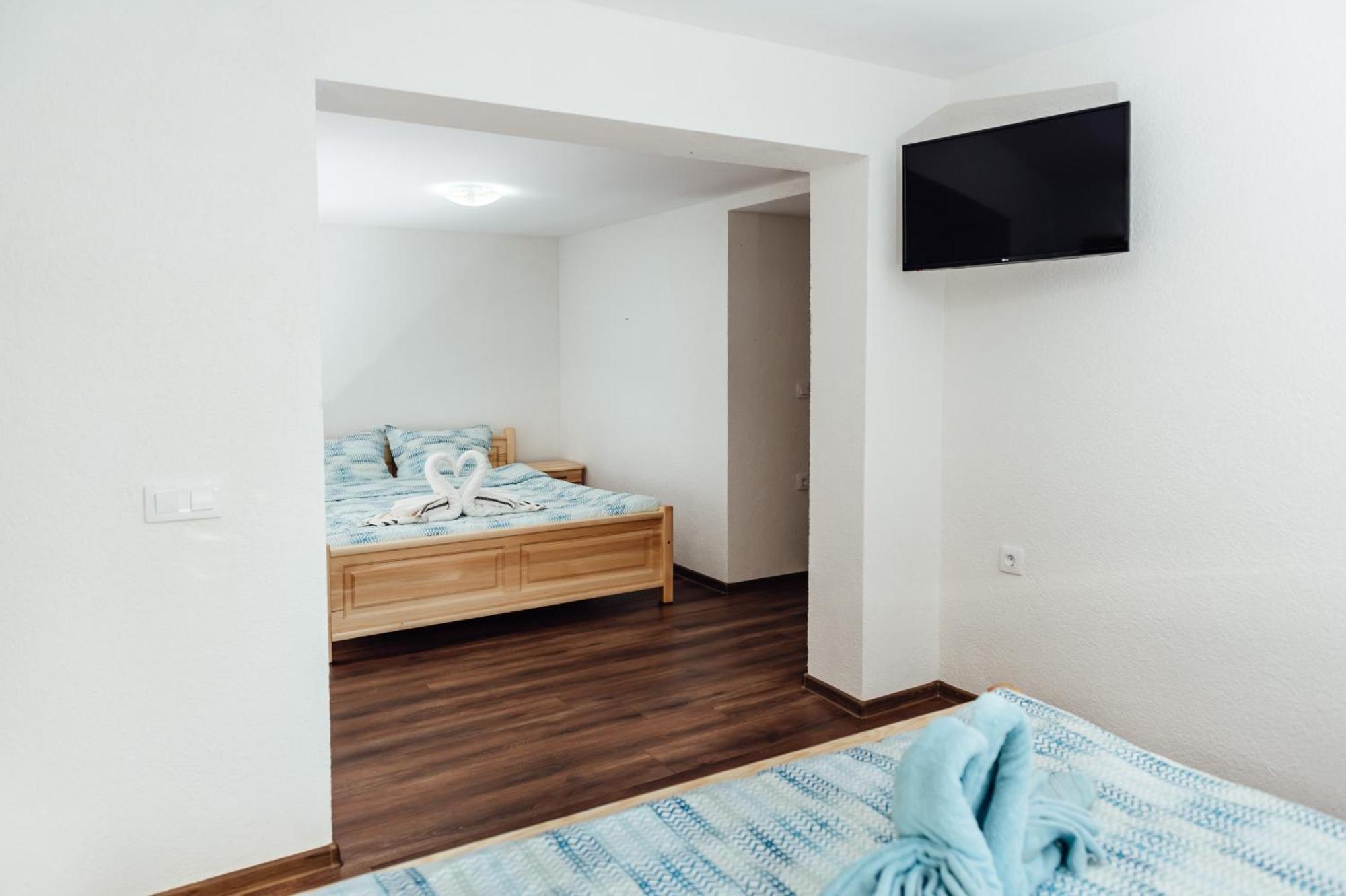 ספרבה בניה Guesthouse Juli מראה חיצוני תמונה