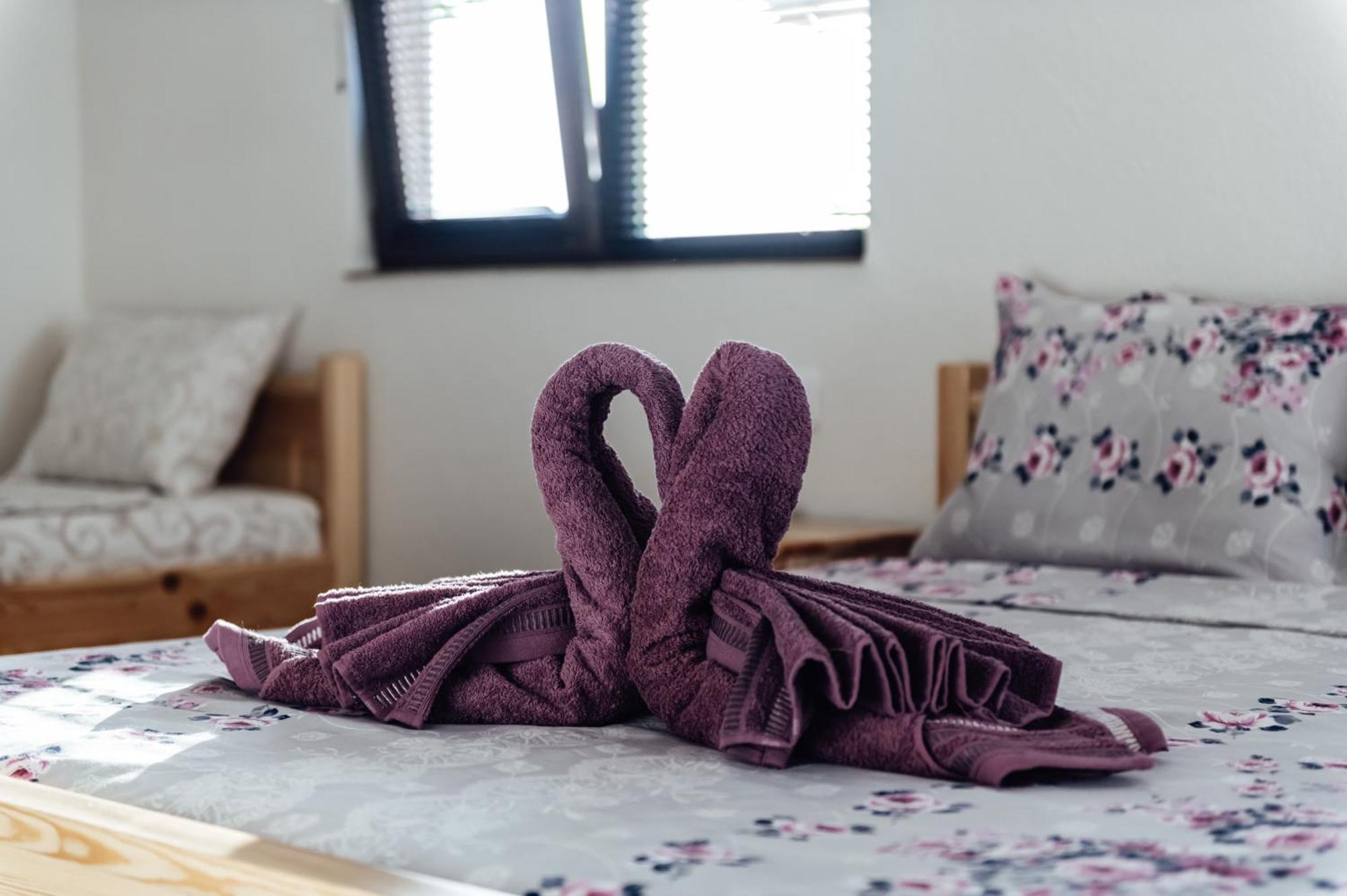 ספרבה בניה Guesthouse Juli מראה חיצוני תמונה