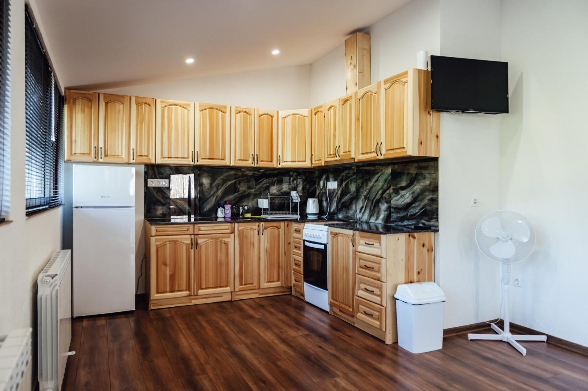 ספרבה בניה Guesthouse Juli מראה חיצוני תמונה