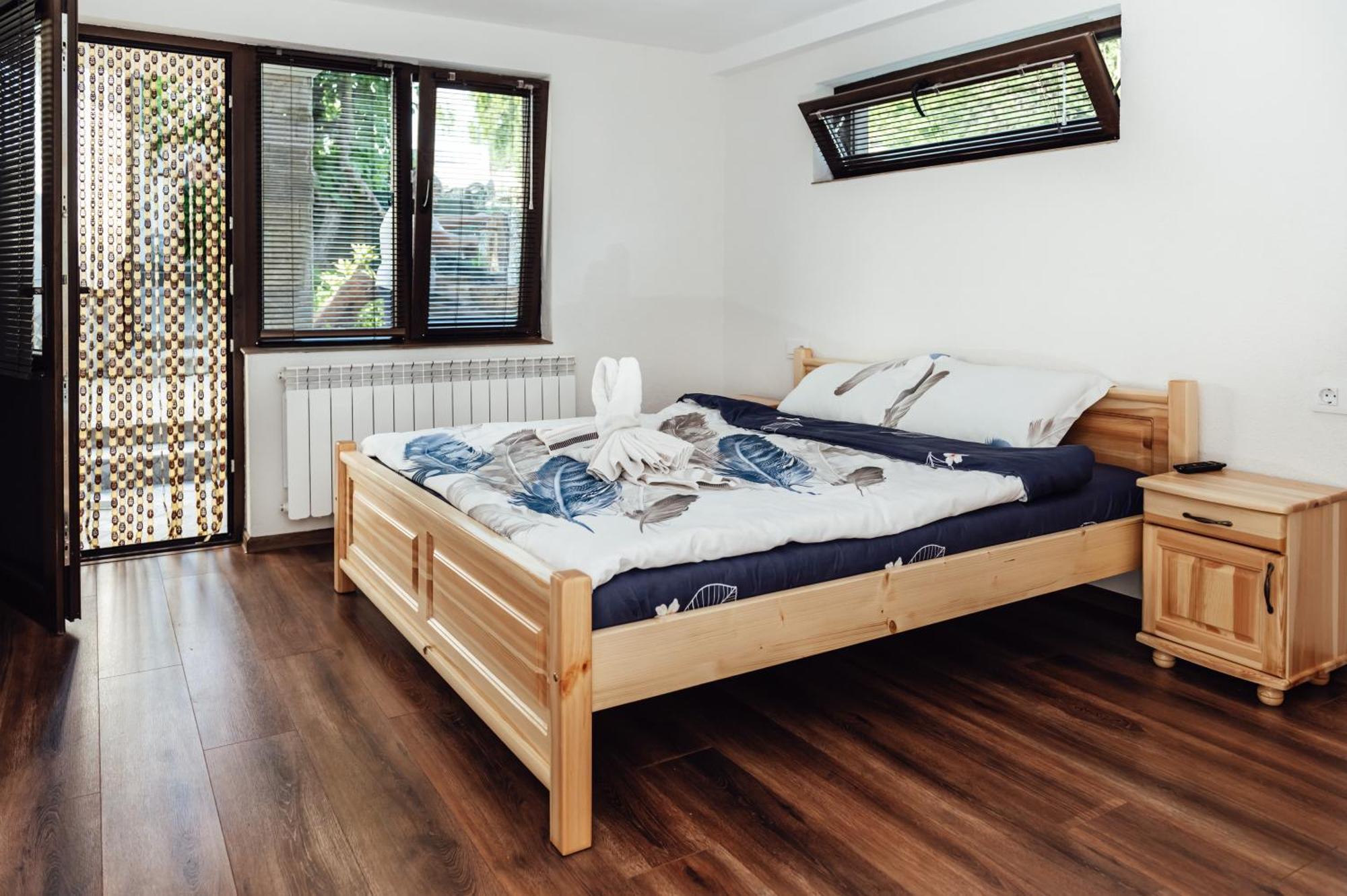 ספרבה בניה Guesthouse Juli מראה חיצוני תמונה