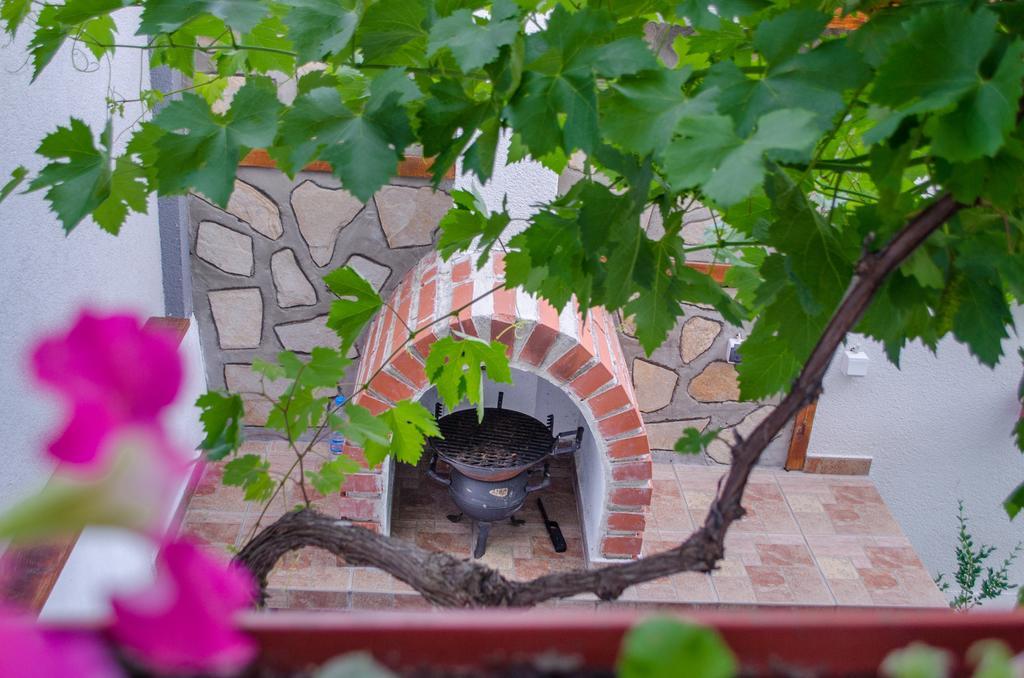 ספרבה בניה Guesthouse Juli מראה חיצוני תמונה